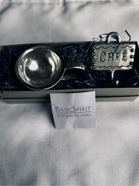 Silver Café Scoop and Sign Décor Set - Silver
